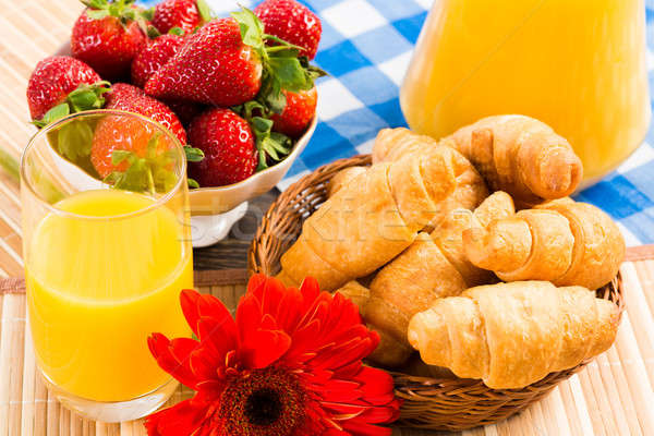 Foto stock: Temprano · desayuno · jugo · croissants · bayas · naturaleza · muerta