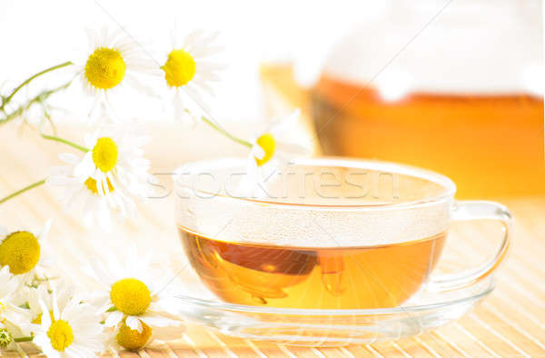 Zdjęcia stock: Filiżanka · do · herbaty · rumianek · herbaty · czajniczek · medycznych