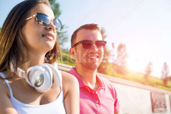 Fin de semana verano parque jóvenes feliz sonriendo Foto stock © adam121