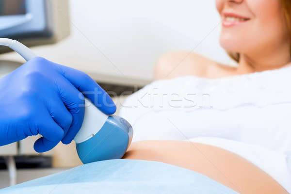 Stock fotó: Közelkép · kezek · abdominális · ultrahang · szkenner · terhes