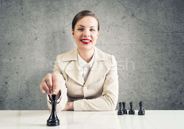 Stock fotó: Taktika · üzlet · mosolyog · csinos · nő · ül · játszik