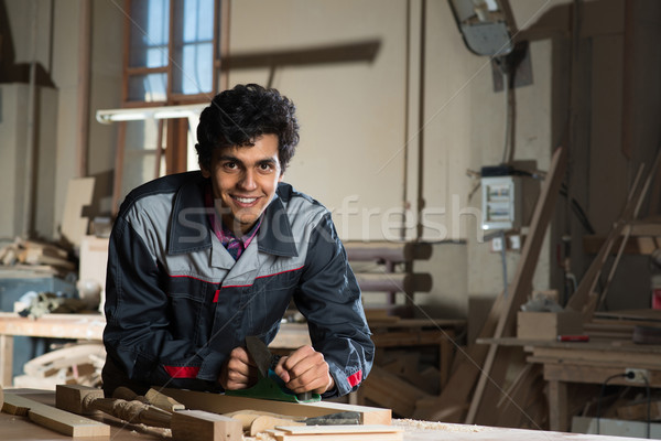 Stock foto: Zimmermann · Arbeit · jungen · Handwerker · einheitliche · arbeiten