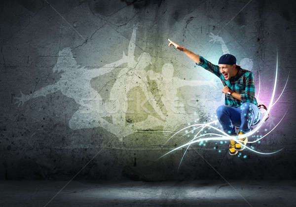 Dansator imagine tânăr Dansuri hip-hop Imagine de stoc © adam121
