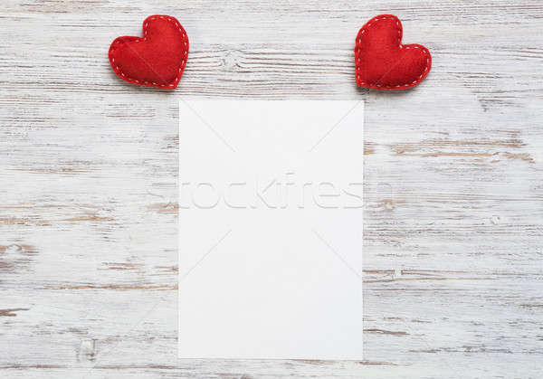 Foto stock: Amor · mensaje · invitación · corazones · hoja · papel · en · blanco