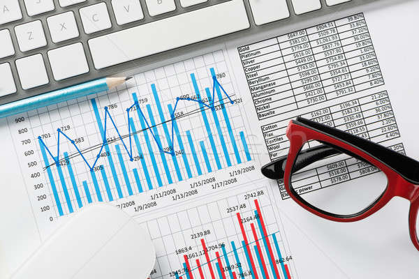 Stockfoto: Gemiddelde · verkoop · verslag · business · werkplek · toetsenbord