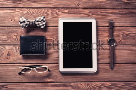 Gentleman comprimé regarder verres [[stock_photo]] © adam121
