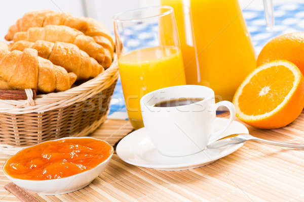 Foto stock: Desayuno · continental · café · fresa · croissant · jugo · frutas