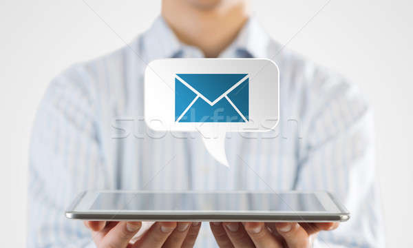 E-Mail Anwendung Symbol Geschäftsmann Hand in Hand Tablet Stock foto © adam121