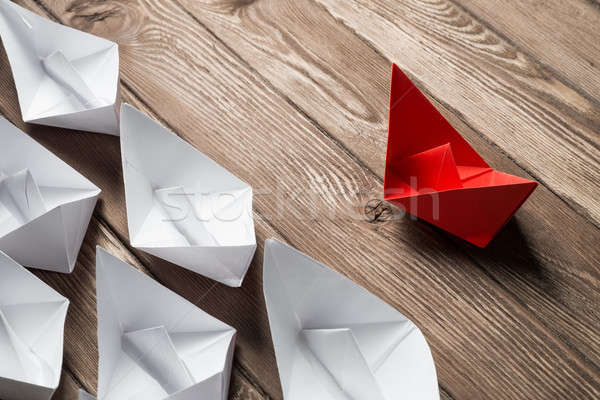 Сток-фото: бизнеса · руководство · белый · цвета · бумаги · лодках