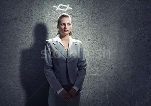 Mujer corona jóvenes ambicioso mujer de negocios cabeza Foto stock © adam121