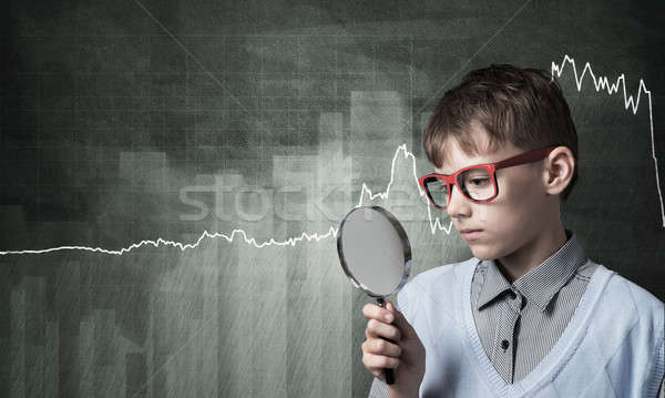 Stockfoto: Nieuwsgierig · schooljongen · vergrootglas · cute · jongen · naar