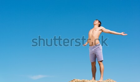 Foto stock: Sin · camisa · hombre · cielo · azul · manos · cielo · sexy