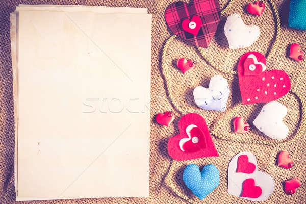 Do it yourself carte poştală lucrat manual dragoste inimă hartie goala Imagine de stoc © adam121