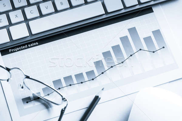 Stockfoto: Gemiddelde · verkoop · verslag · business · werkplek · toetsenbord