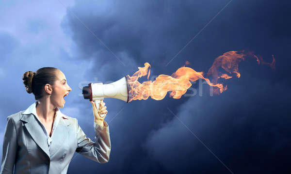 Imagine de stoc: Femeie · de · afaceri · megafon · incendiu · femeie · frumuseţe