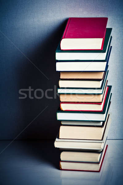Magas boglya könyvek asztal könyv zöld Stock fotó © aetb