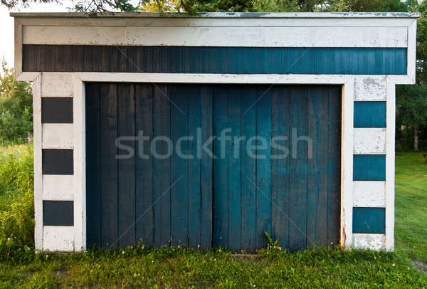 [[stock_photo]]: Garage · nature · herbe · mur · domaine · bleu
