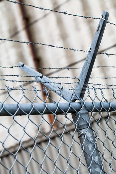 în aer liber gard detaliu ascutit instalare securitate Imagine de stoc © aetb