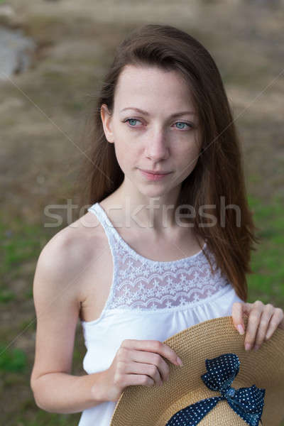 雀斑的 快樂的女孩 帽子 白色禮服 商業照片 © Agatalina