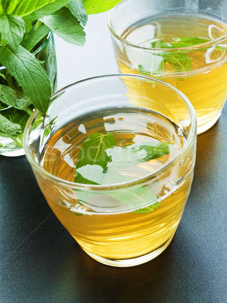 Fresche tè verde menta occhiali poco profondo Foto d'archivio © AGfoto