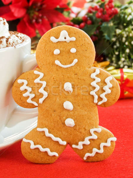 Gingerbread man domowej roboty cookie kubek czekolady bita śmietana Zdjęcia stock © AGfoto