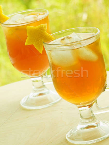 Ice tea ochelari proaspăt lămâie superficial dincolo de Imagine de stoc © AGfoto