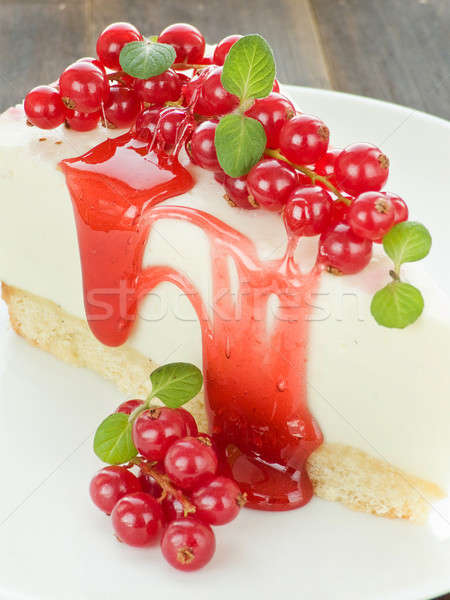 Bolo de queijo nata vermelho groselha de raso Foto stock © AGfoto