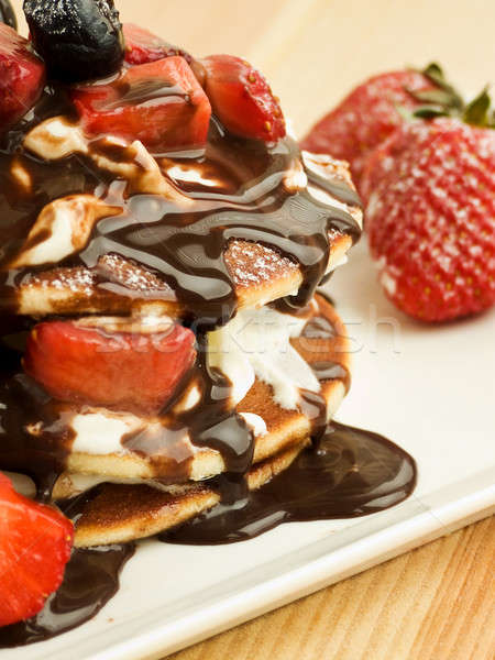 デザート パンケーキ 液果類 サワークリーム チョコレート 浅い ストックフォト © AGfoto