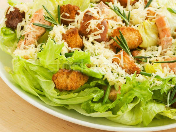 Caesar salade plaat vers ondiep voedsel Stockfoto © AGfoto
