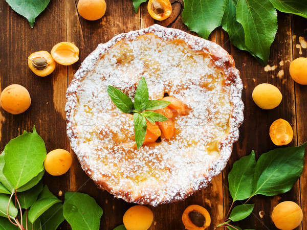 Zoete abrikoos taart vers gebakken mint Stockfoto © AGfoto