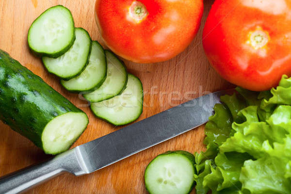 Foto stock: Comida · vegetariana · hortalizas · tomate · pepino · ensalada · mesa · de · madera