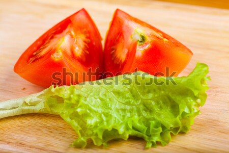 Gemüse Tomaten Salat Holztisch Blatt Stock foto © AGorohov