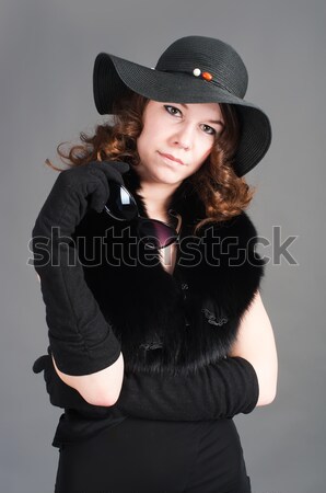 Jonge vrouw zwarte portret elegante vrouw hoed Stockfoto © Aikon