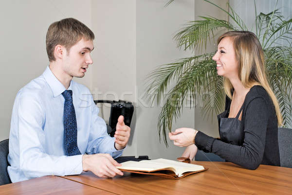 Business Interview zwei Geschäftsleute Büro Arbeit Stock foto © Aikon