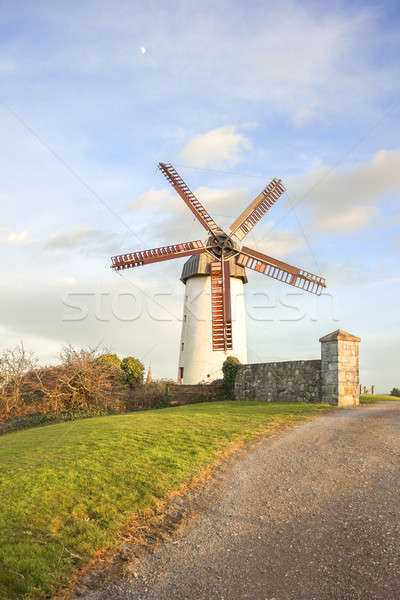 Landelijke scène traditioneel oude windmolen hemel water Stockfoto © Aitormmfoto