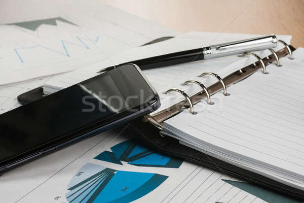 Stockfoto: Bureau · zakenman · telefoon · pen · notebook · kan