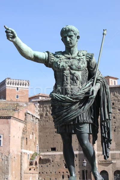 Stockfoto: Standbeeld · keizer · Rome · Italië · reizen · kroon