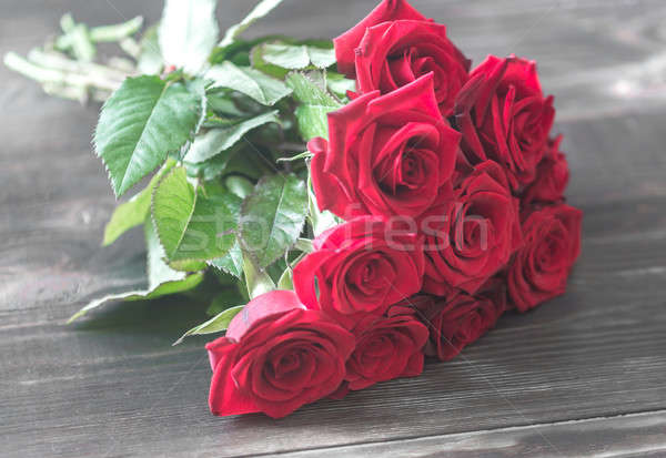 Buchet trandafiri rosii nu descriere natură fundal Imagine de stoc © Alex9500
