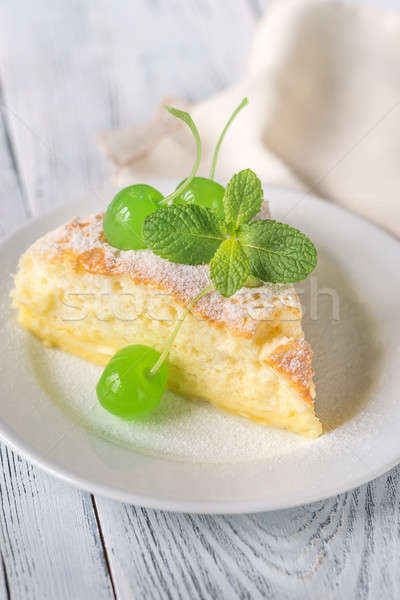 Fatia bolo de queijo branco prato bolo coquetel Foto stock © Alex9500