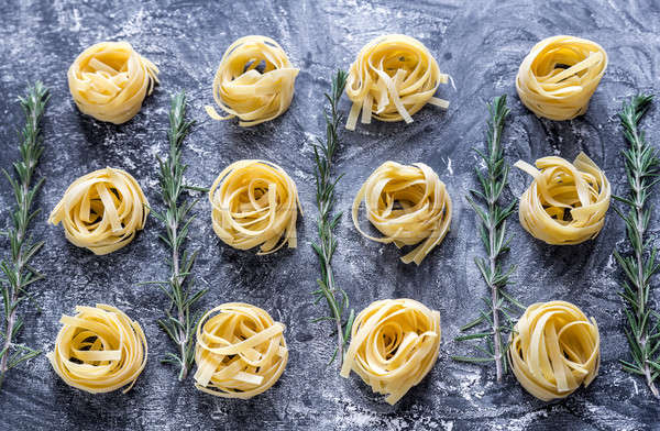 Foto stock: Tagliatelle · preto · macarrão · trigo