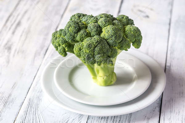 Proaspăt broccoli alb placă alimente verde Imagine de stoc © Alex9500
