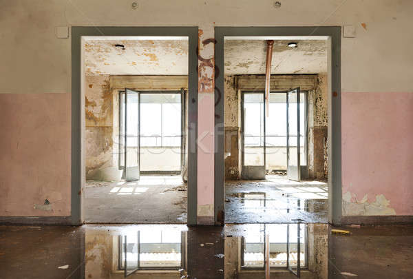 Elhagyatott ház épület kilátás szoba folyosó Stock fotó © alexandre_zveiger
