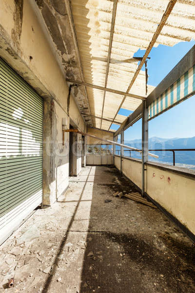 Verlaten huis architectuur oude vernietigd gebouw Stockfoto © alexandre_zveiger