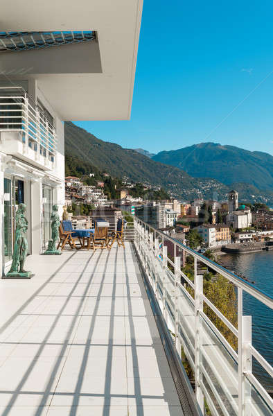 Foto stock: Belo · terraço · penthouse · fora · céu · casa