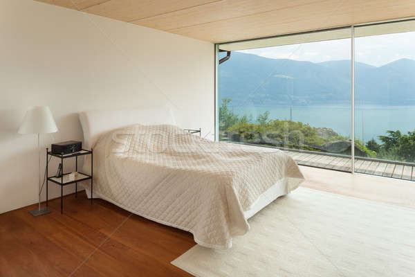 Arhitectura moderna interior dormitor munte casă acasă Imagine de stoc © alexandre_zveiger