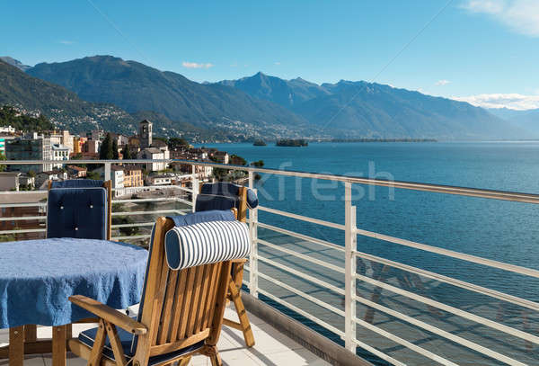 Stockfoto: Blauw · tabel · stoelen · terras · penthouse · hemel