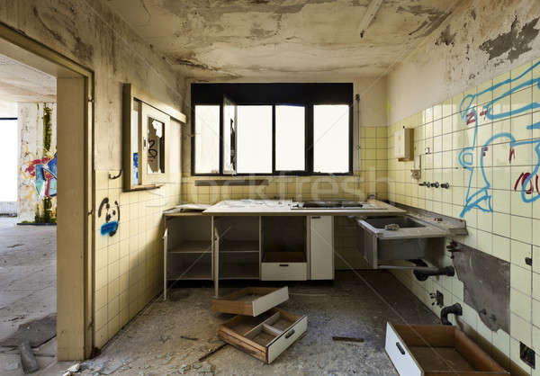 Elhagyatott ház építészet öreg konyha elpusztított Stock fotó © alexandre_zveiger