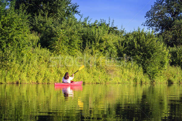 Kajakarstwo jezioro kobieta mały centralny Kentucky Zdjęcia stock © alexeys