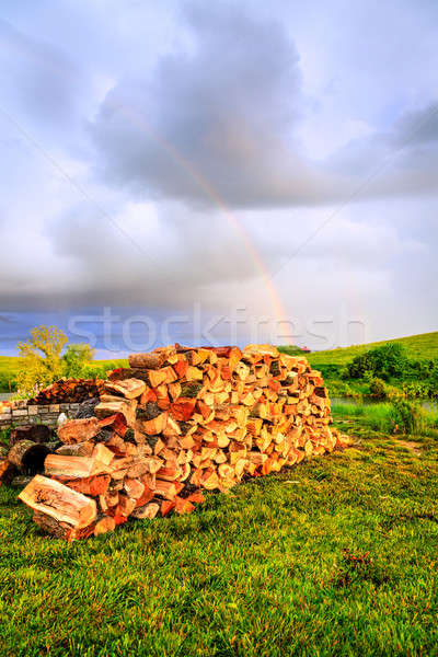 Stock foto: Brennholz · Hinterhof · Regenbogen · Himmel · Wolken