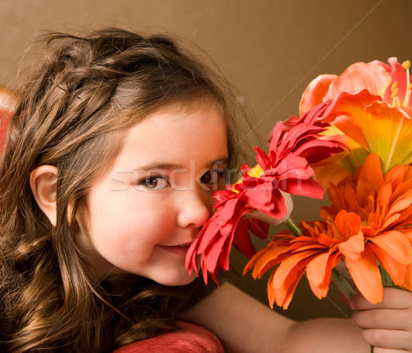 Kleines Mädchen Blumen Porträt schönen glücklich Kind Stock foto © alexeys